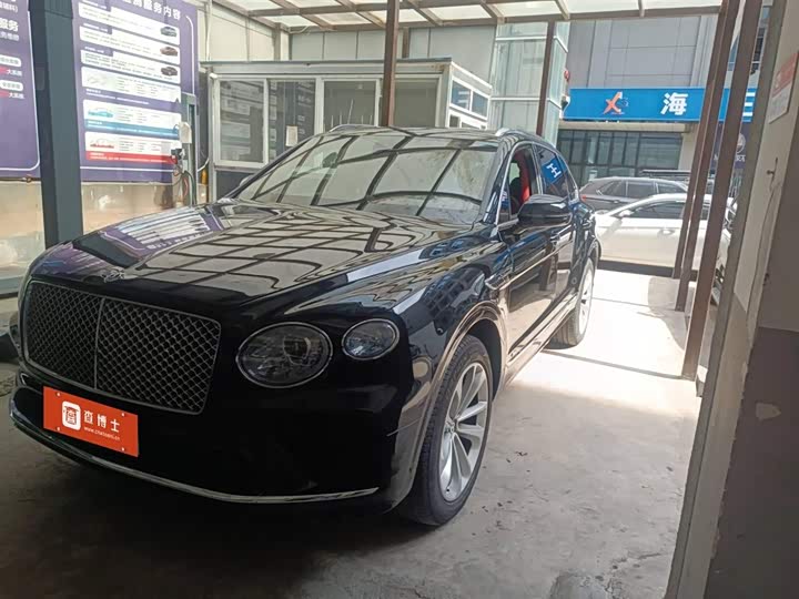 Bentley Bentayga, 2023 — купить в Тамбове под ключ