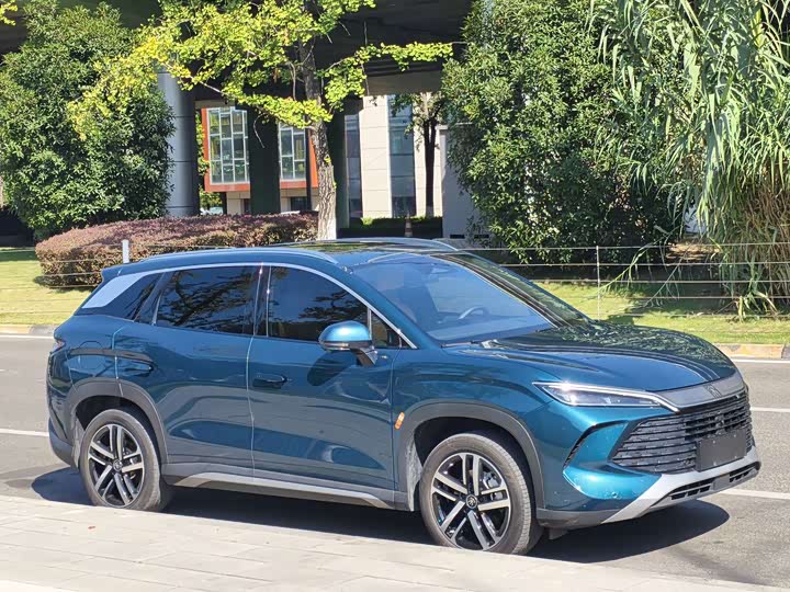 BYD Song L DM-i Hybrid, 2024 — фото 3 из 9
