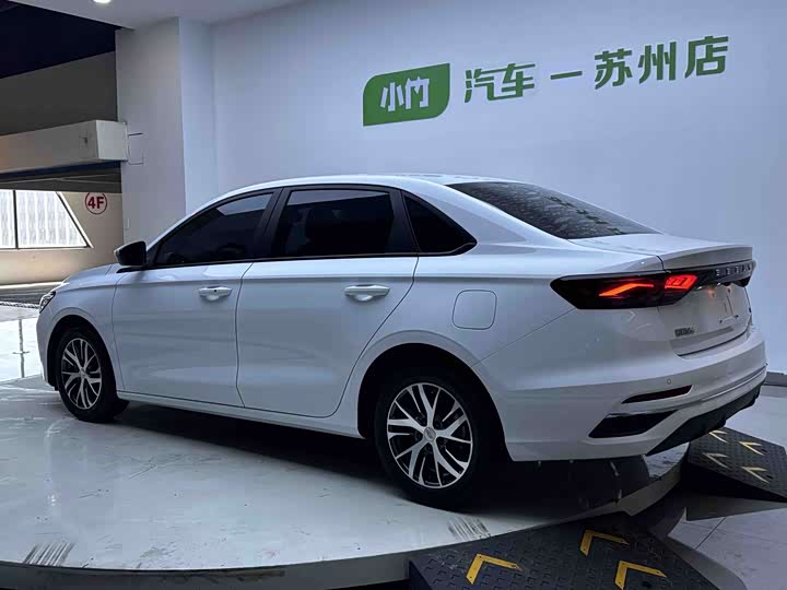 Geely Emgrand, 2023 — фото 5 из 9