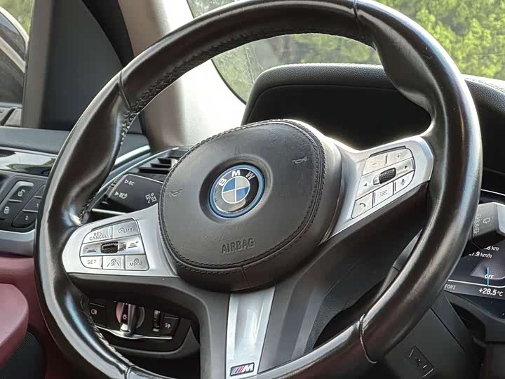 BMW iX3, 2023 — фото 4 из 9