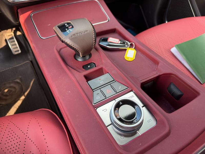 Jetour X70 Plus, 2023 — фото 8 из 12