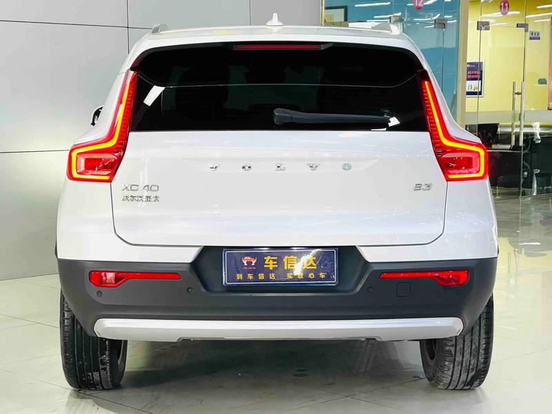 Volvo XC40, 2023 — фото 4 из 11
