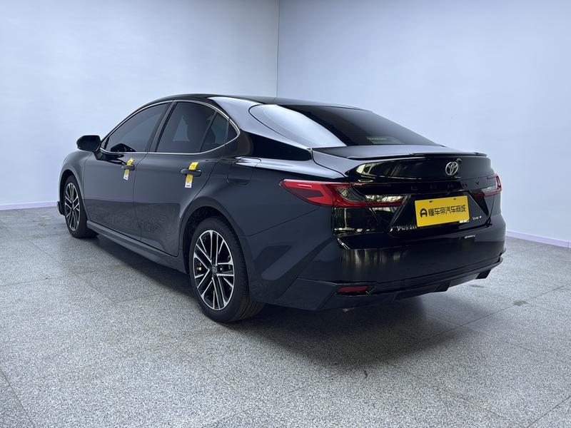 Toyota Camry, 2025 — фото 5 из 12