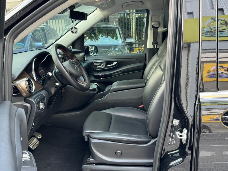 Mercedes-Benz V-Class, 2023 — фото 10 из 12
