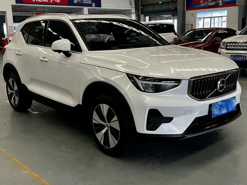 Volvo XC40, 2023 — фото 3 из 9