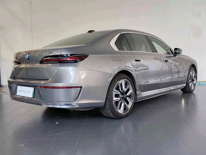 BMW i7, 2022 — фото 9 из 9