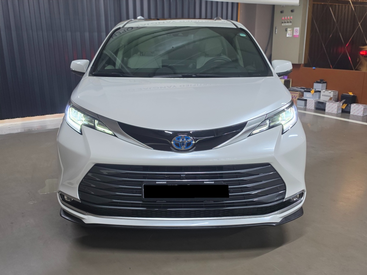 Toyota Sienna, 2025 — фото 3 из 12