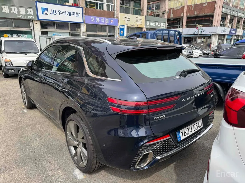 Genesis GV70, 2023 — фото 3 из 4