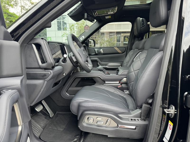 BYD FangChengBao Leopard 8, 2025 — фото 9 из 12