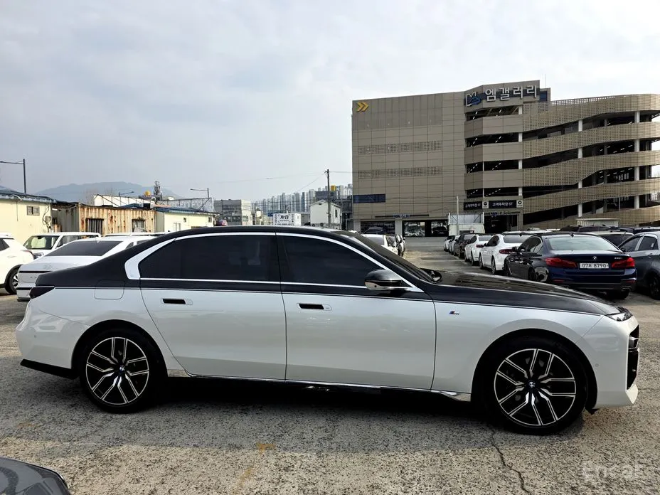 BMW 7 Series, 2023 — фото 7 из 12
