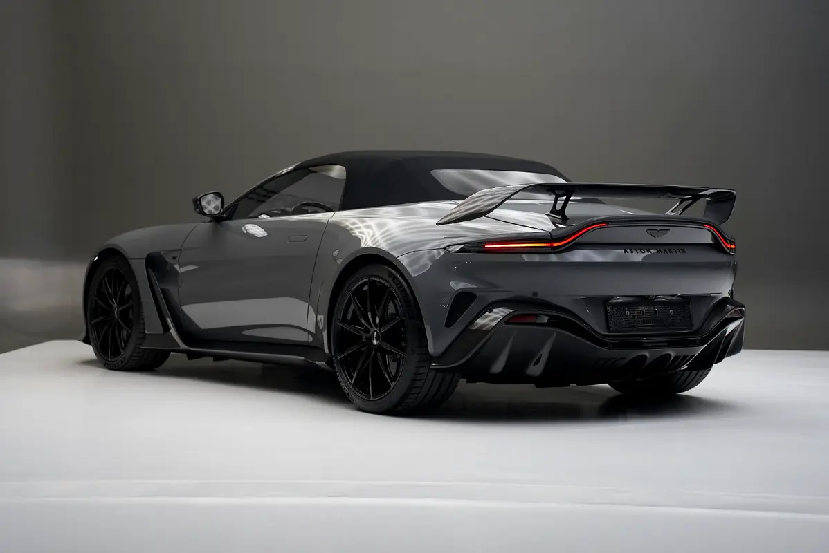 Aston Martin Vantage, 2023 — фото 6 из 10