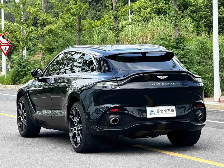 Aston Martin DBX, 2021 — фото 6 из 9