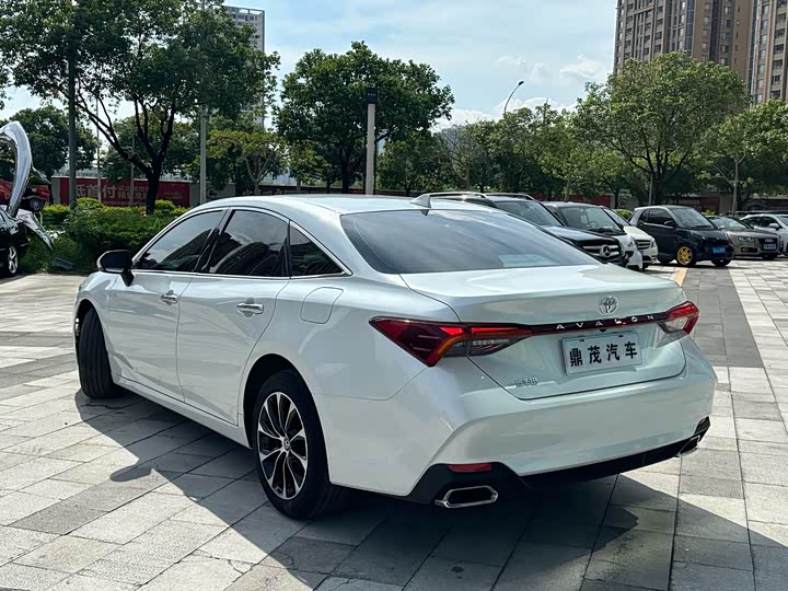 Toyota Avalon, 2023 — фото 7 из 9