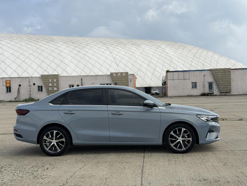 Geely Emgrand, 2023 — фото 7 из 12