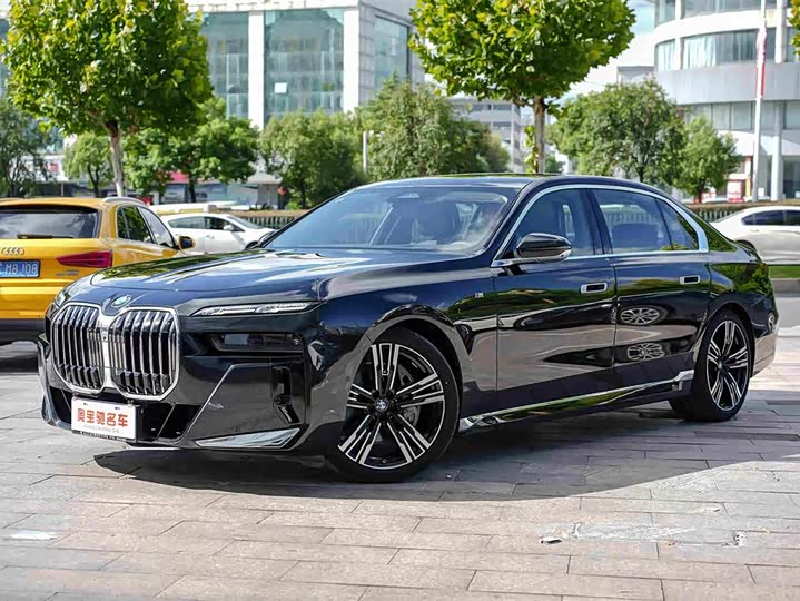 BMW 7 Series, 2024 — купить в Москве под ключ