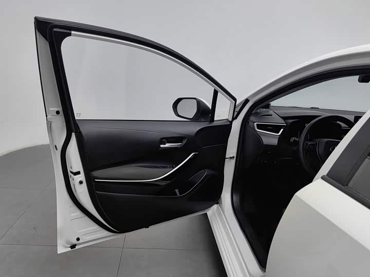 Toyota Corolla, 2023 — фото 8 из 9