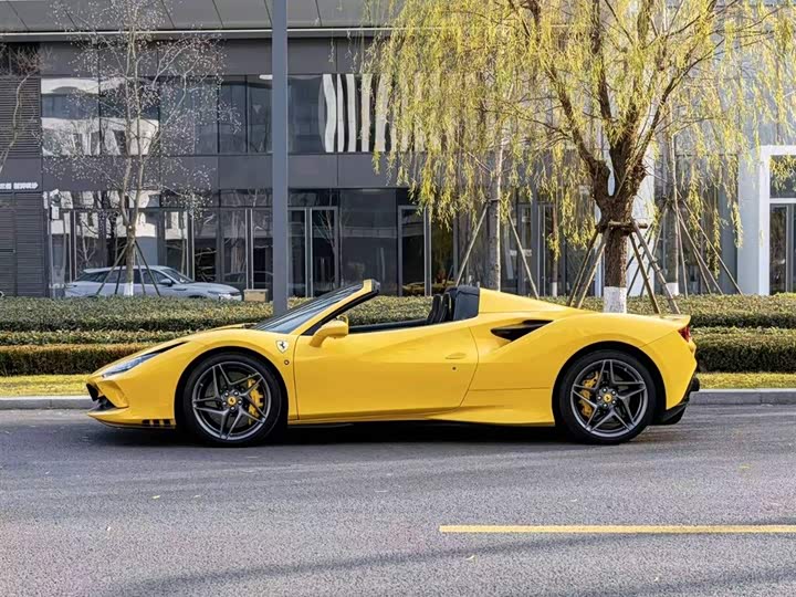 Ferrari F8, 2022 — фото 5 из 9