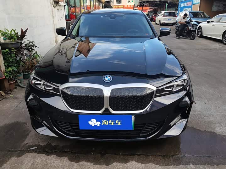 BMW i3, 2024 — фото 2 из 9