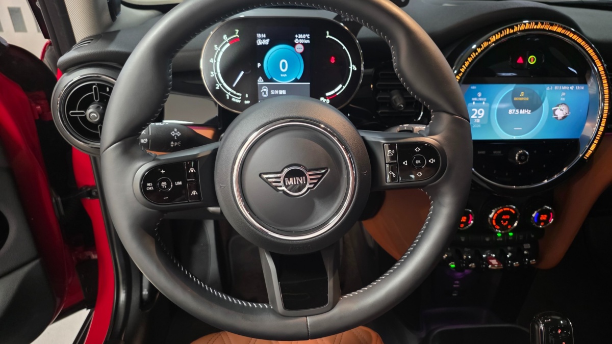 Mini Cooper, 2024 — фото 11 из 12
