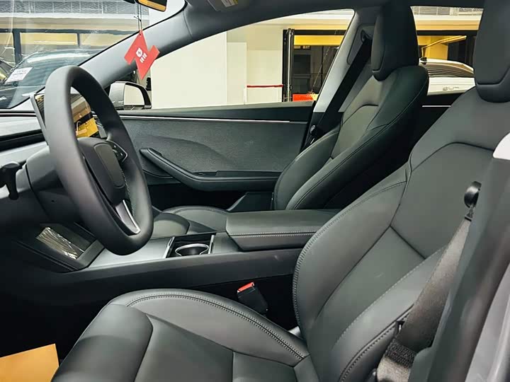 Tesla Model 3, 2026 — фото 7 из 9