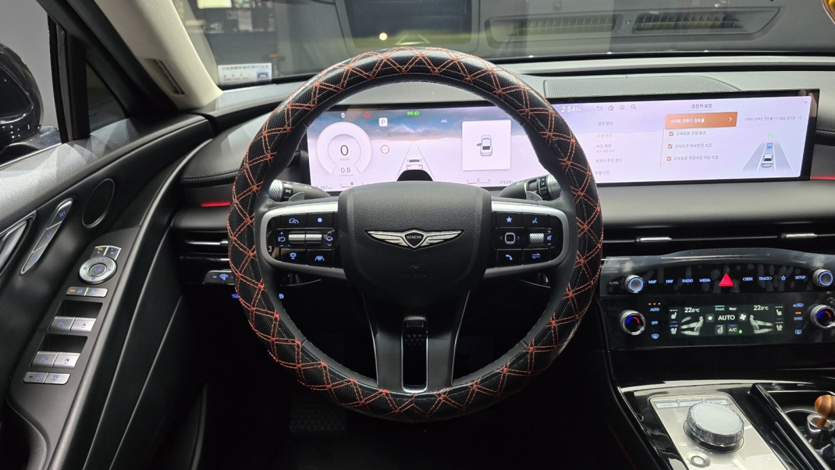 Genesis G80, 2023 — фото 12 из 12