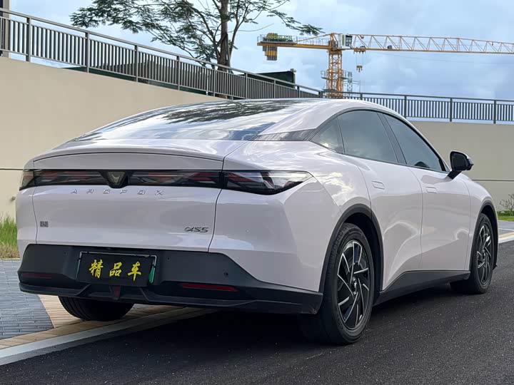 BAIC Arcfox Alpha S5, 2025 — фото 7 из 9
