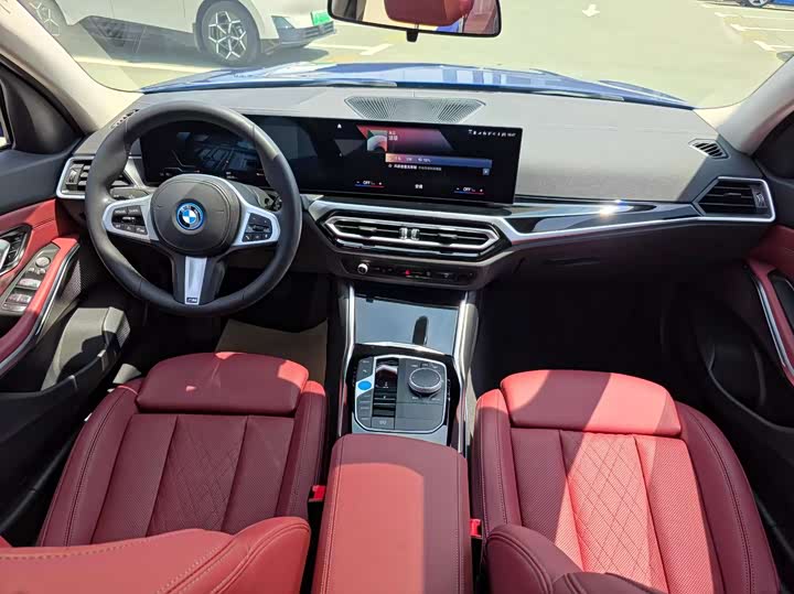 BMW i3, 2022 — фото 8 из 9