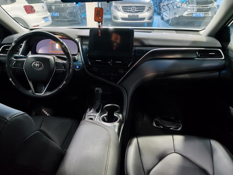 Toyota Camry, 2022 — фото 7 из 11