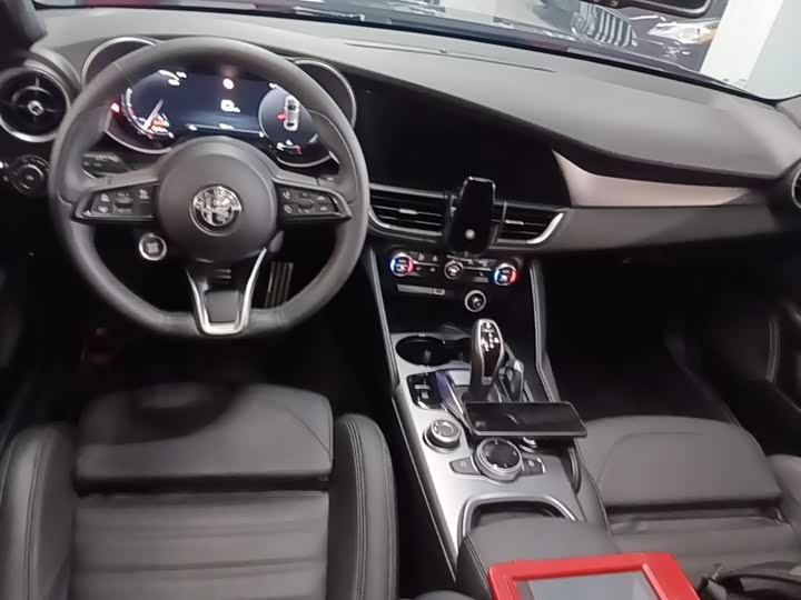 Alfa Romeo Giulia, 2025 — фото 6 из 9