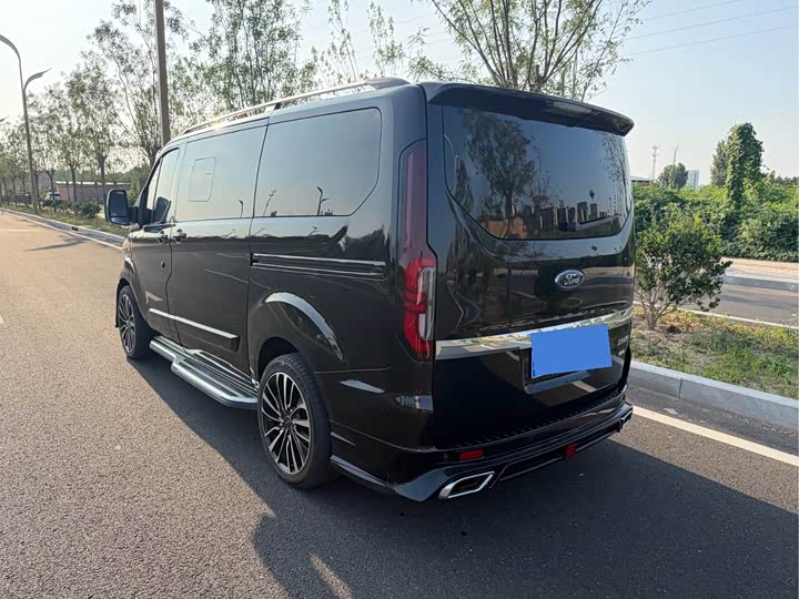Ford Tourneo, 2023 — фото 8 из 9