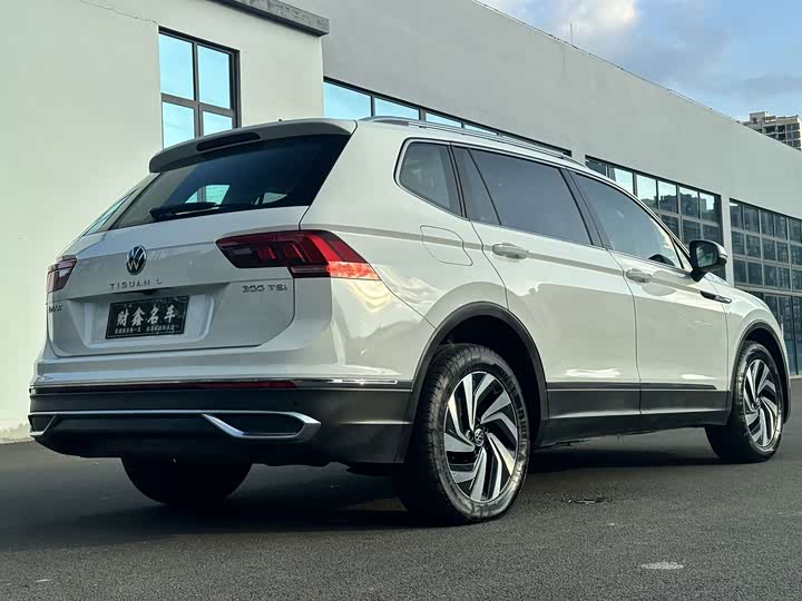 Volkswagen Tiguan L Pro, 2023 — фото 9 из 9
