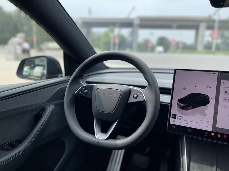 Tesla Model Y, 2025 — фото 9 из 12