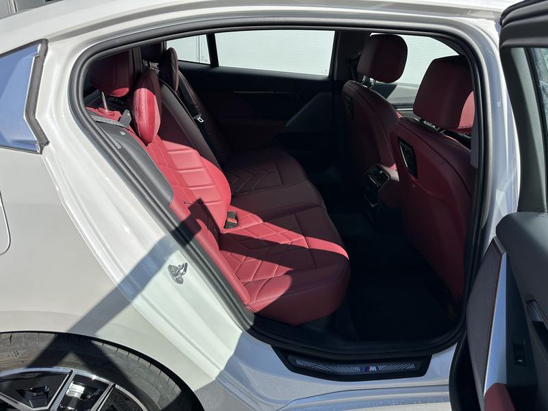 BMW i5, 2025 — фото 8 из 9