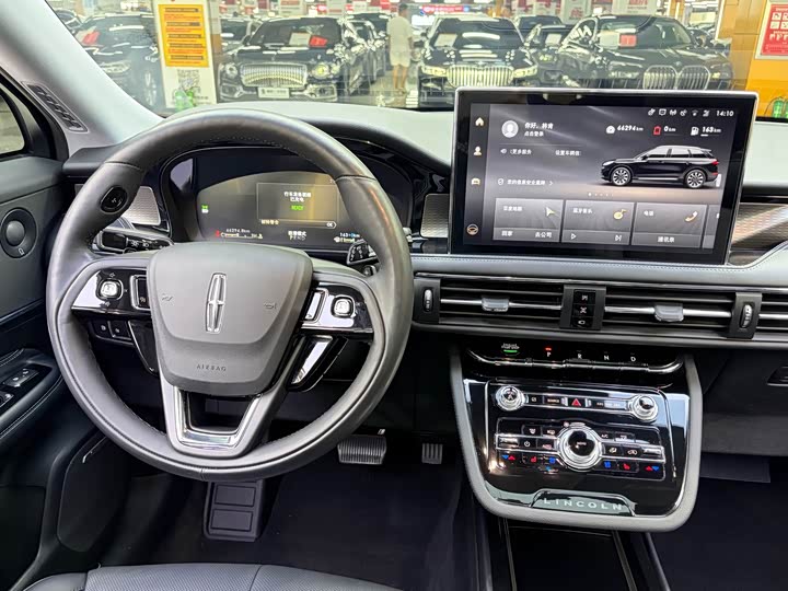 Lincoln Corsair Hybrid, 2022 — фото 6 из 9