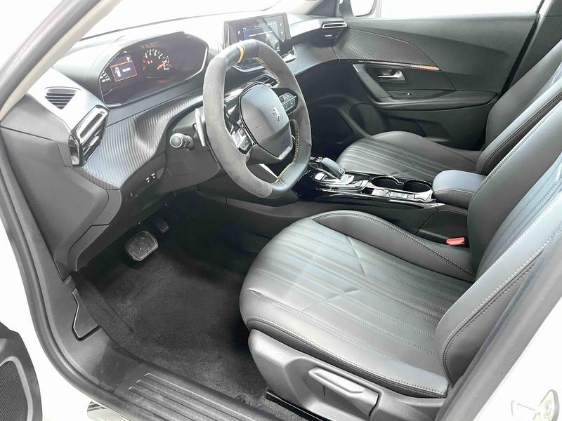 Peugeot 2008, 2023 — фото 10 из 12