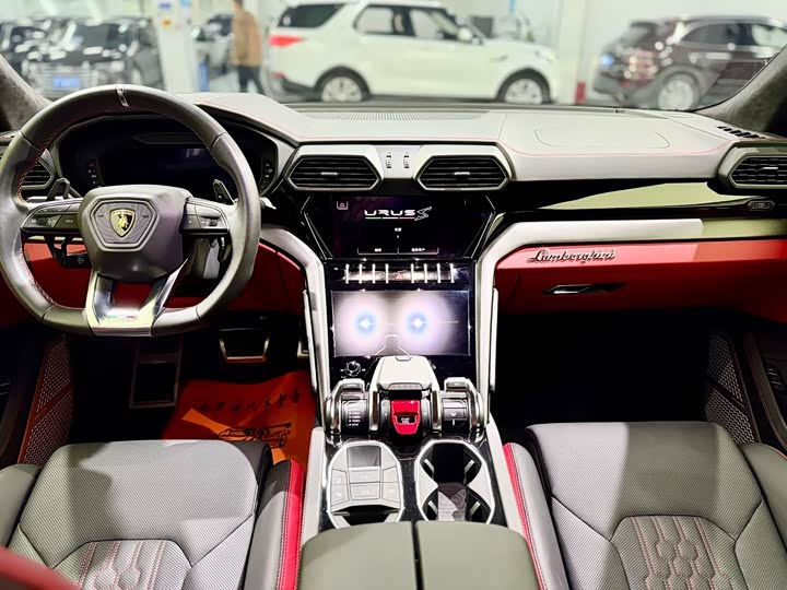 Lamborghini Urus, 2024 — фото 7 из 9