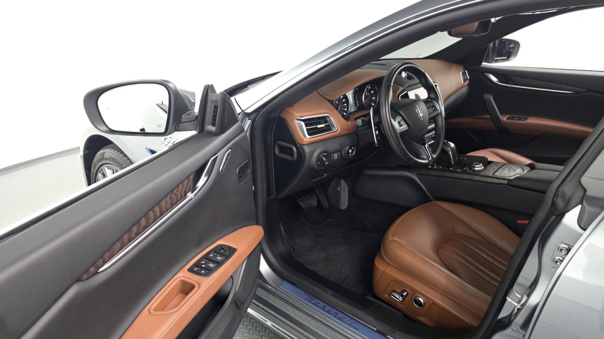 Maserati Ghibli, 2022 — фото 10 из 12