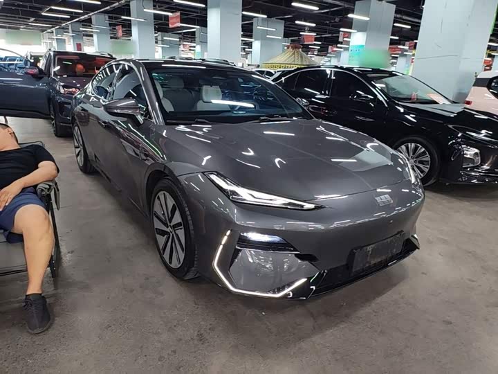 Geely Galaxy E8, 2024 — фото 4 из 9