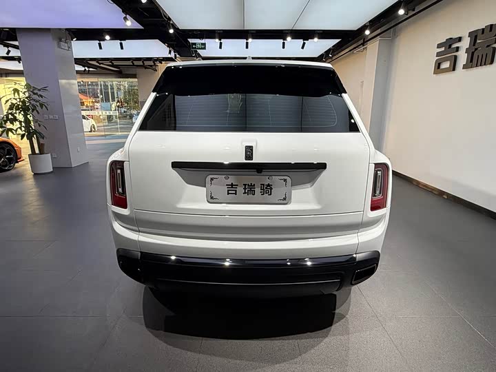 Rolls-Royce Cullinan, 2024 — фото 5 из 12