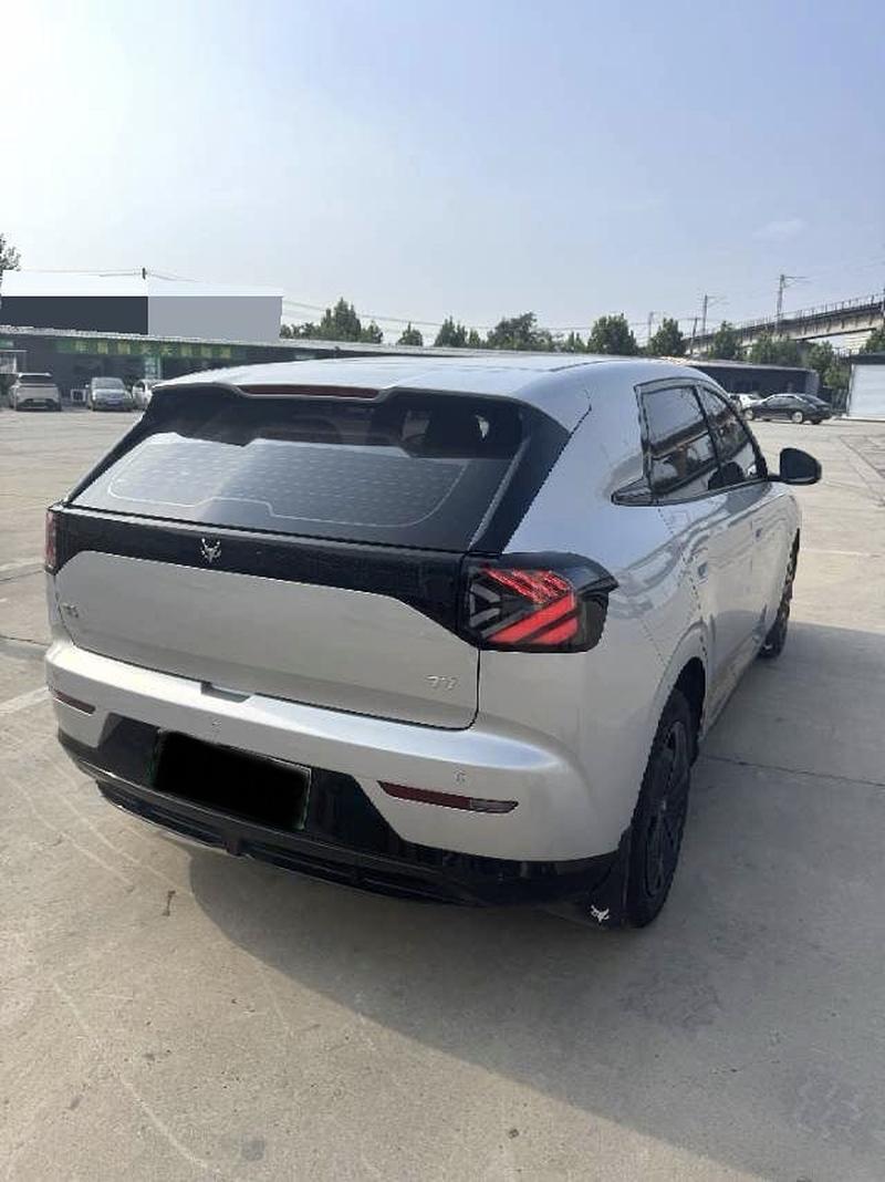 BAIC Arcfox T1, 2025 — фото 4 из 7