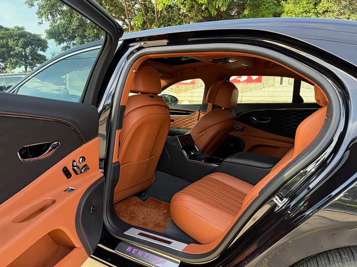 Bentley Flying Spur, 2021 — фото 5 из 9