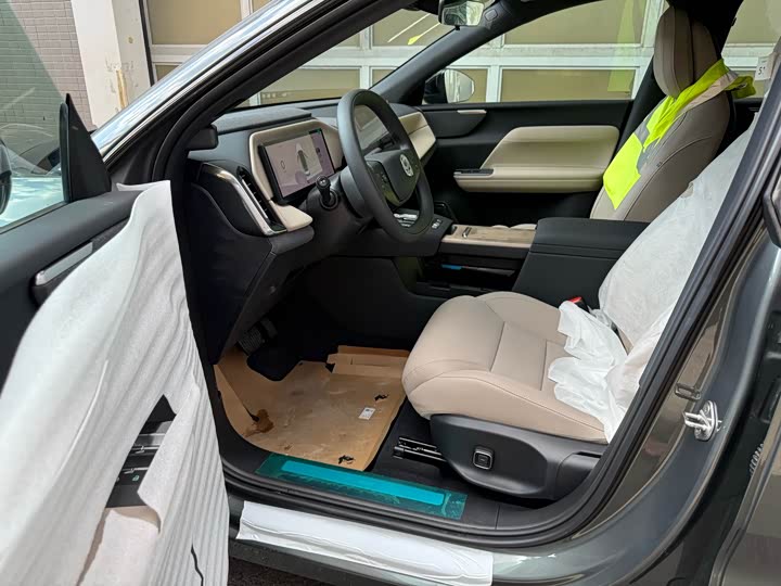 Volvo XC70 Hybrid, 2025 — фото 5 из 9