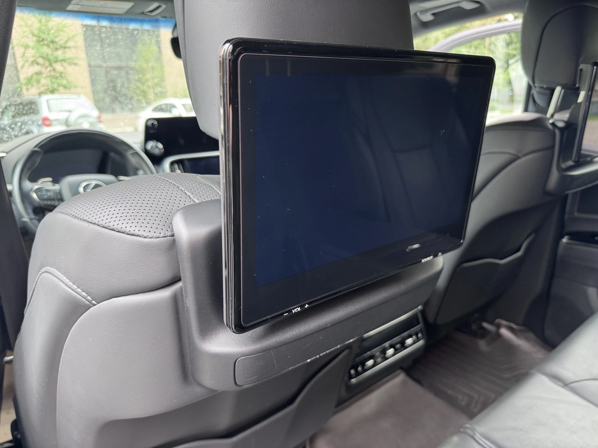 Lexus LX, 2023 — фото 10 из 10