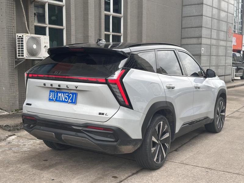 Geely Atlas L, 2024 — фото 6 из 12