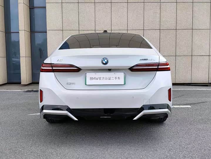 BMW i5, 2025 — фото 3 из 7
