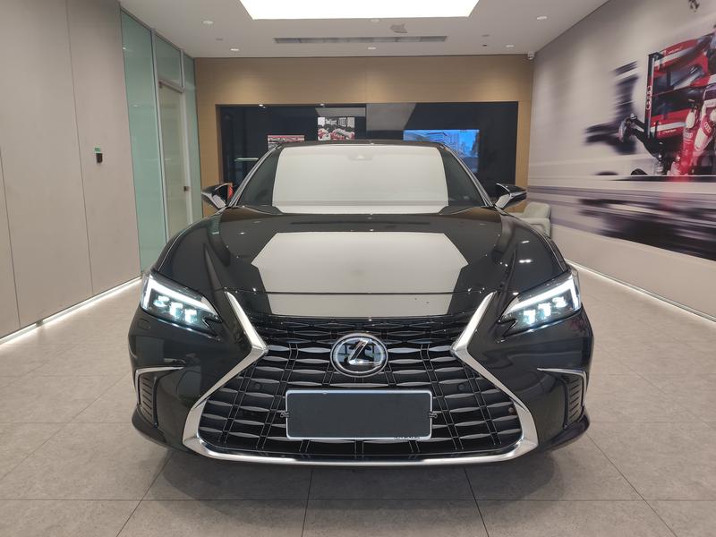 Lexus ES, 2025 — фото 2 из 12