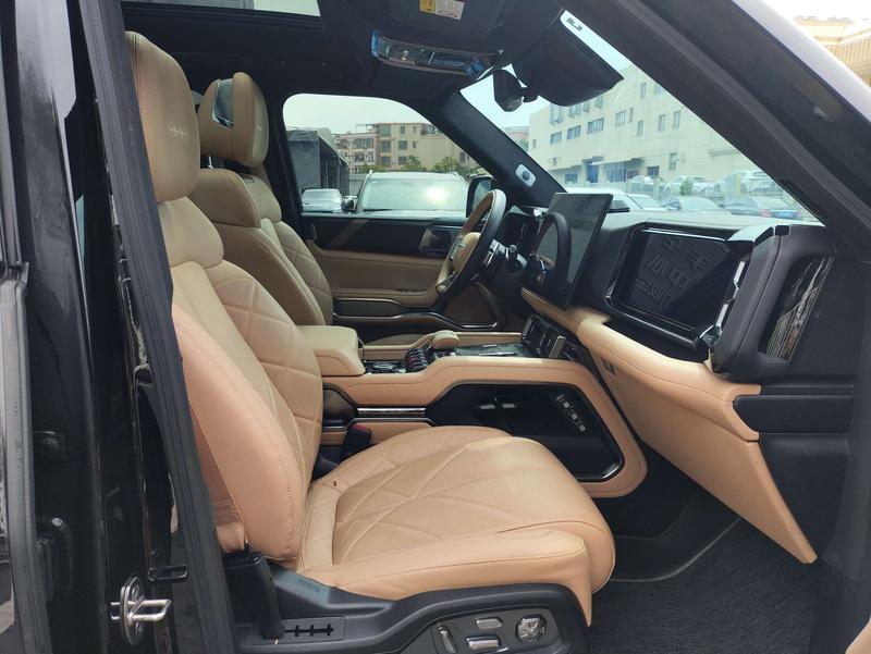 BYD FangChengBao Leopard 8, 2024 — фото 9 из 11