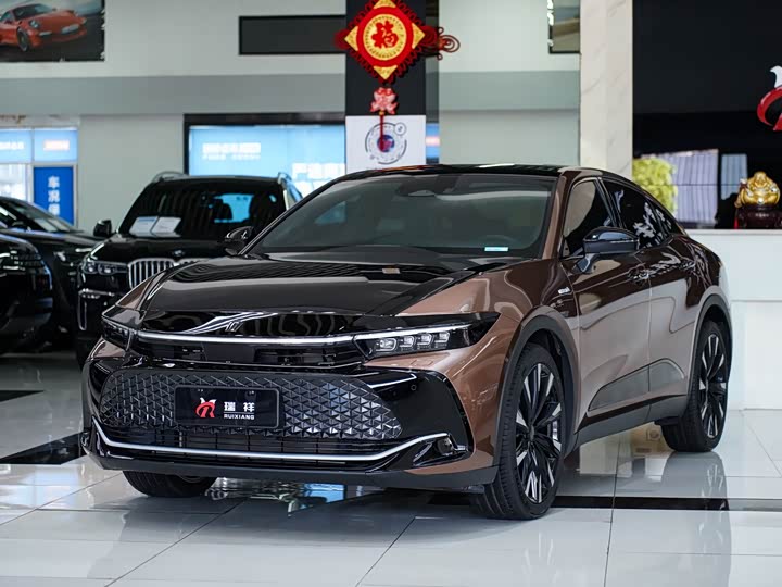 Toyota Crown SportCross, 2023 — купить в Ижевске под ключ