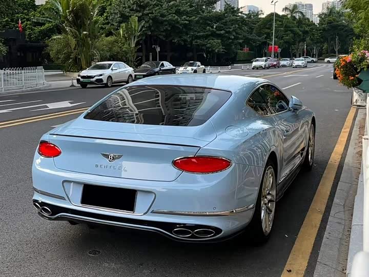 Bentley Continental GT, 2023 — фото 5 из 5