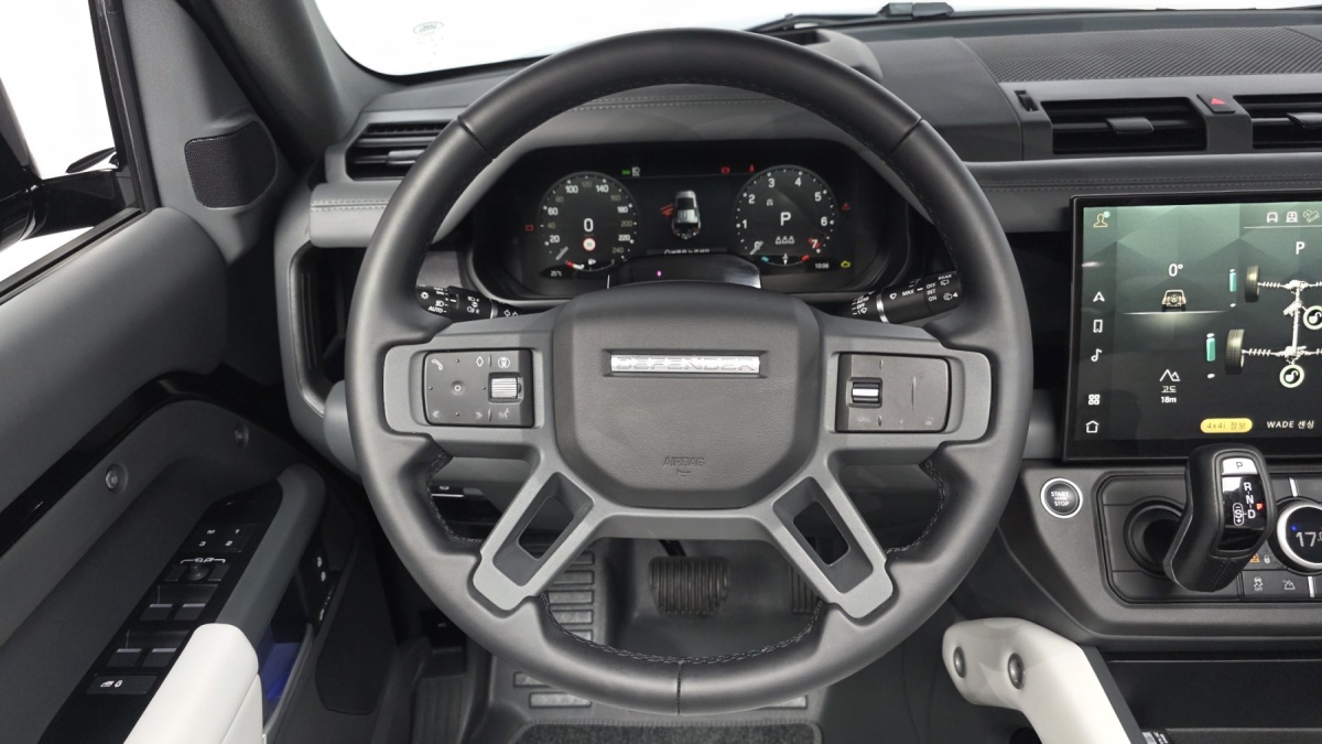 Land Rover Defender, 2025 — фото 12 из 12